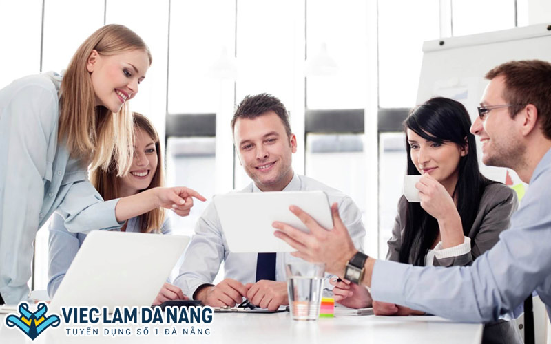 Kỹ năng giao tiếp là một trong những yếu tố hàng đầu cần có của một nhân viên kinh doanh